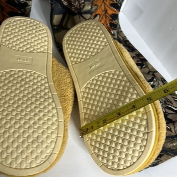 FRUIT OF THE LOOM MENS RELAXING PANTS SIZE 32-34 MEDIUM AND MENS HOUSE SLIPPERS - Picture 3 of 16